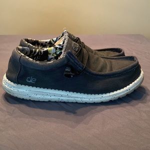 Used Hey Dudes, Men’s size 10